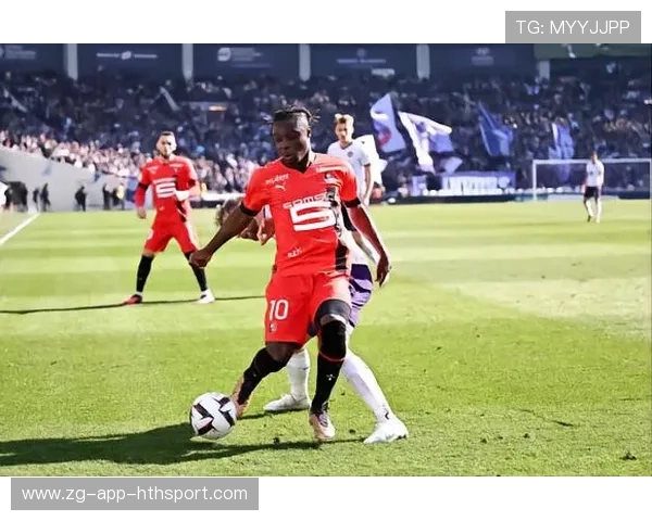 卢卡库强突倒地铲射，比利时边路推进加速引爆全场